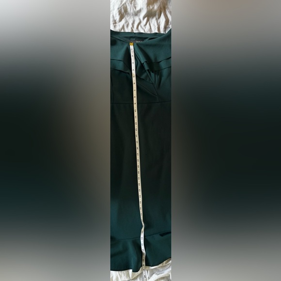 Emerald Green Ruffle Semi Formal Midi Dress (Size M) - Picture 10 of 11